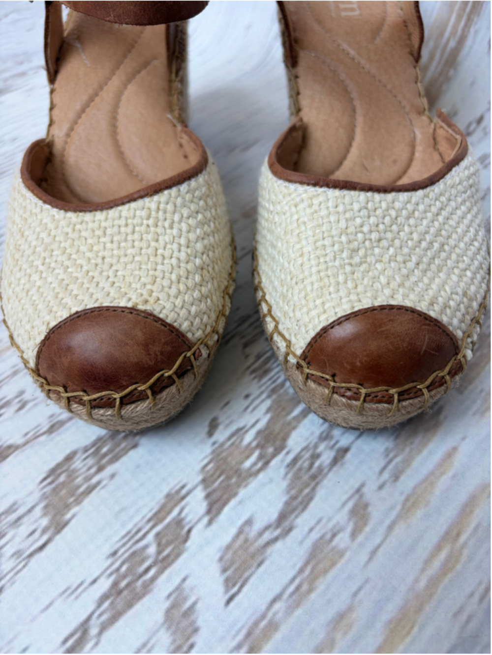Women's Born Wedge Sandals Size 7 Beige and Brown - Picture 4 of 9